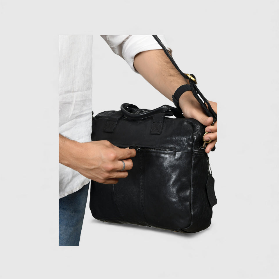 Voyager Vintage Leather Laptop Bag - Black Colour