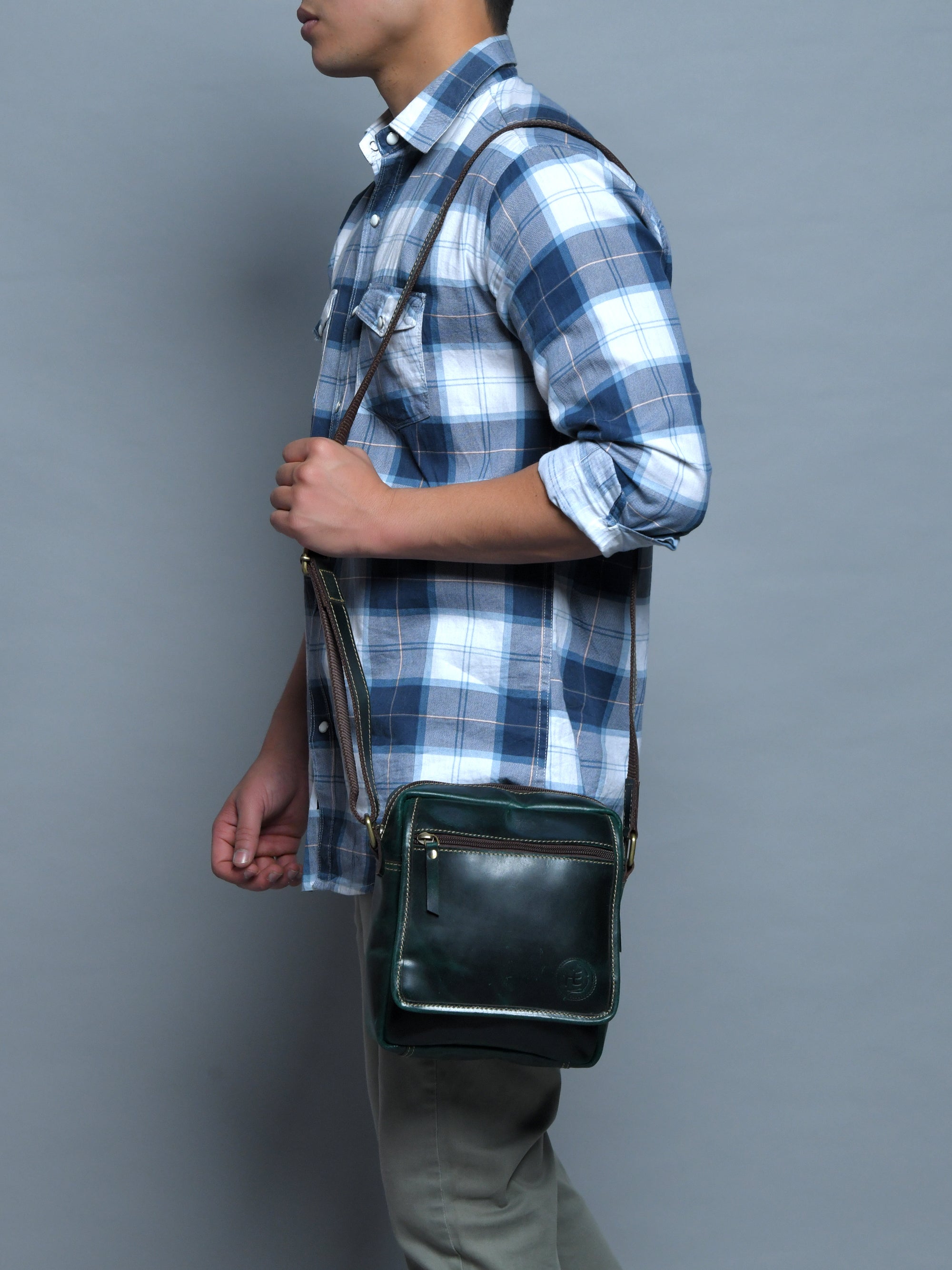 Explorer Vintage Leather Sling Bag - Green Colour