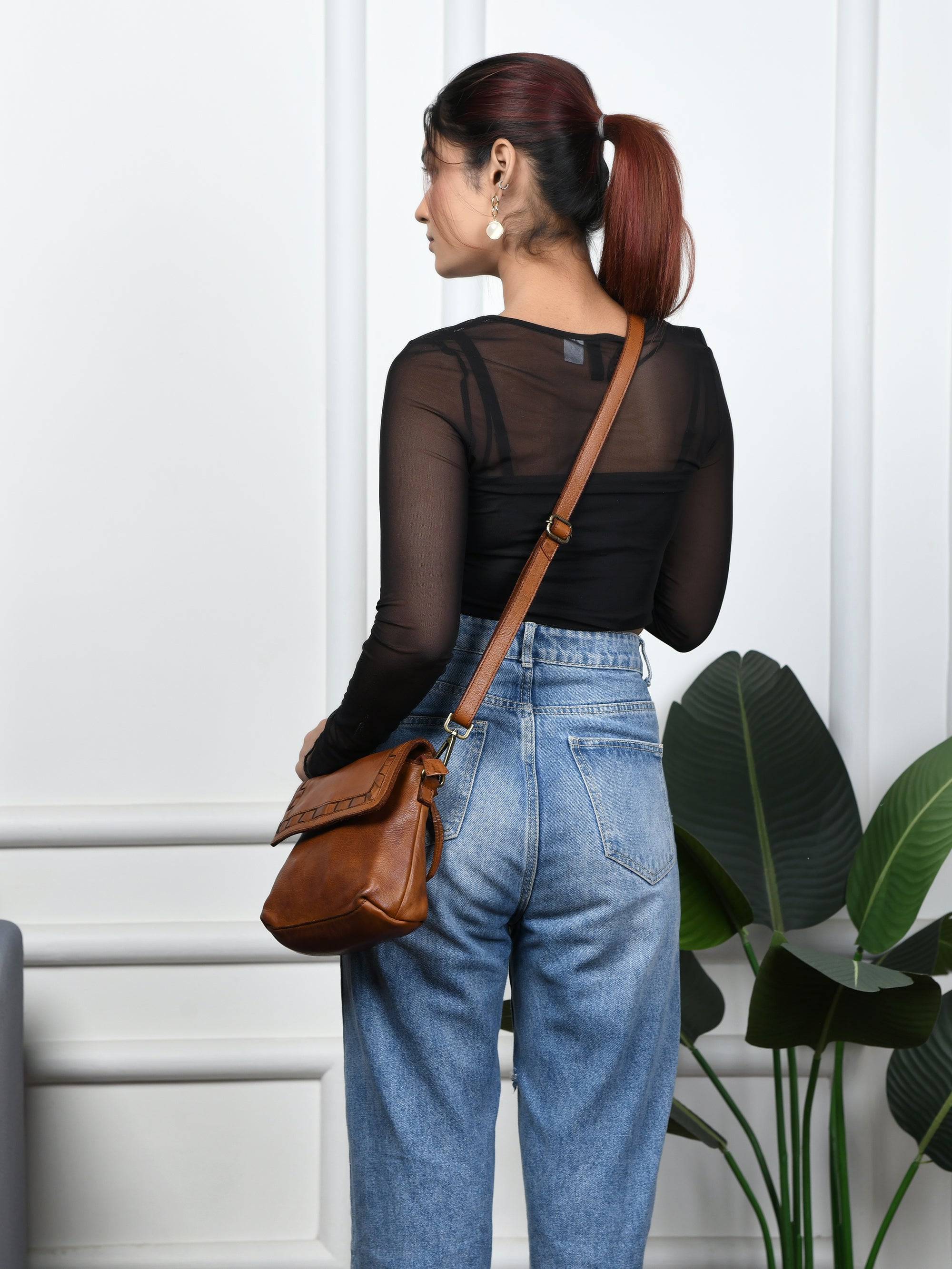 Verdant Crossbody Women's Leather Handbag - Maroon Colour