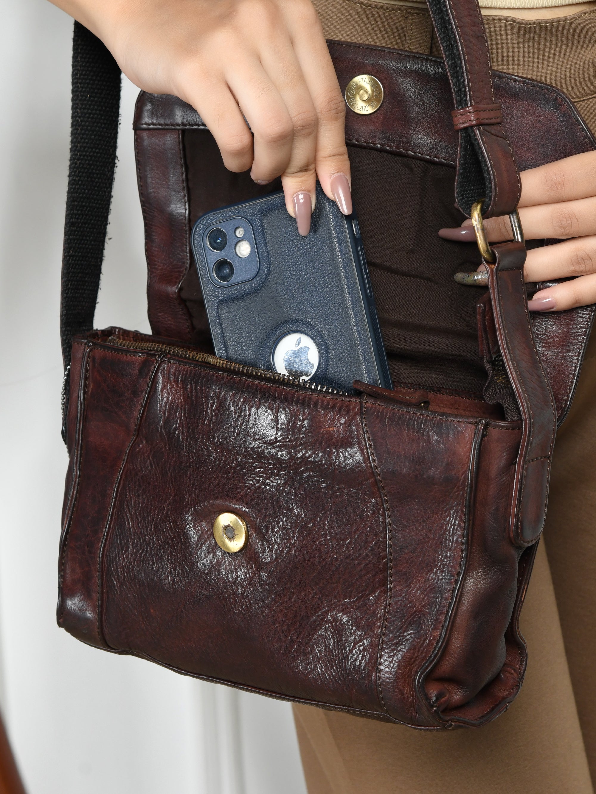 Heritage Leather Crossbody Bag - Maroon Colour