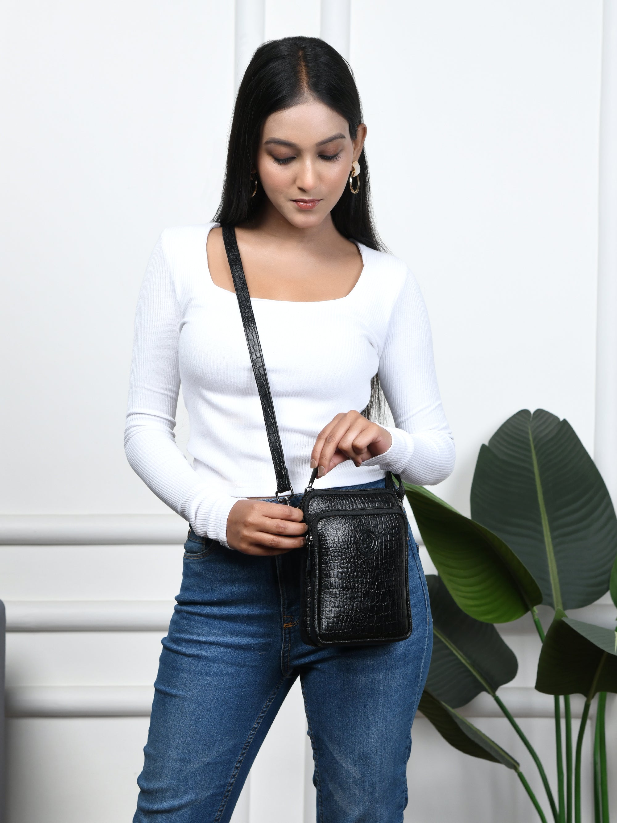 Croc Luxe Leather Sling Bag – Black Colour