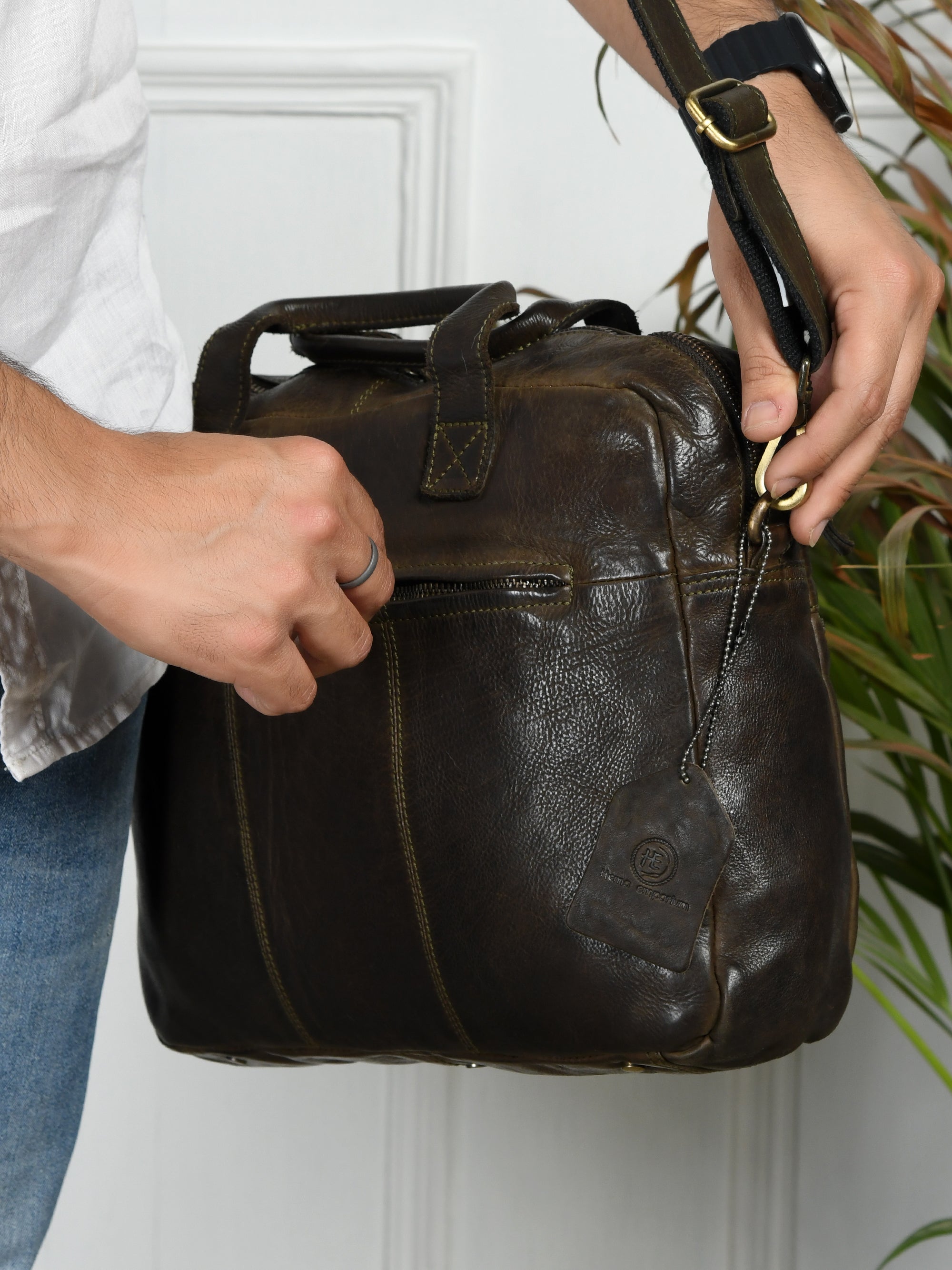 Voyager Vintage Leather Laptop Bag - Brown Colour