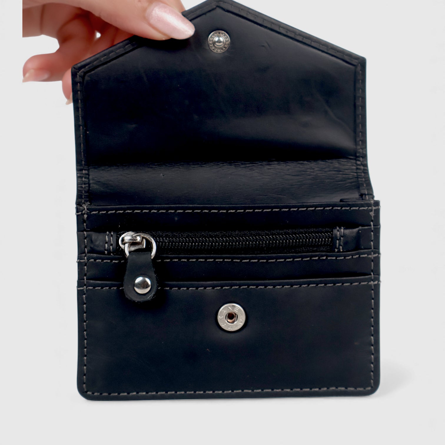 Emerald Regency Compact Vintage Leather Card Wallet - Black Colour